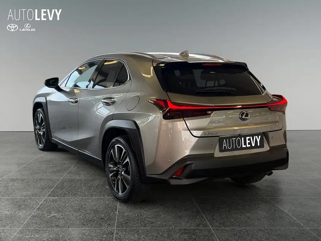 Lexus UX 250h Executive - Thumbnail 3
