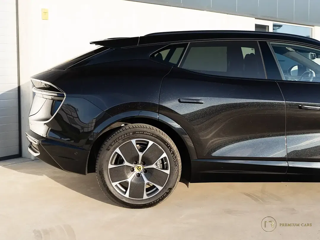 Lotus Eletre Active - Thumbnail 13