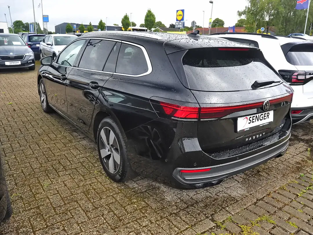 Volkswagen Passat 1.5 eTSI Business - Thumbnail 2