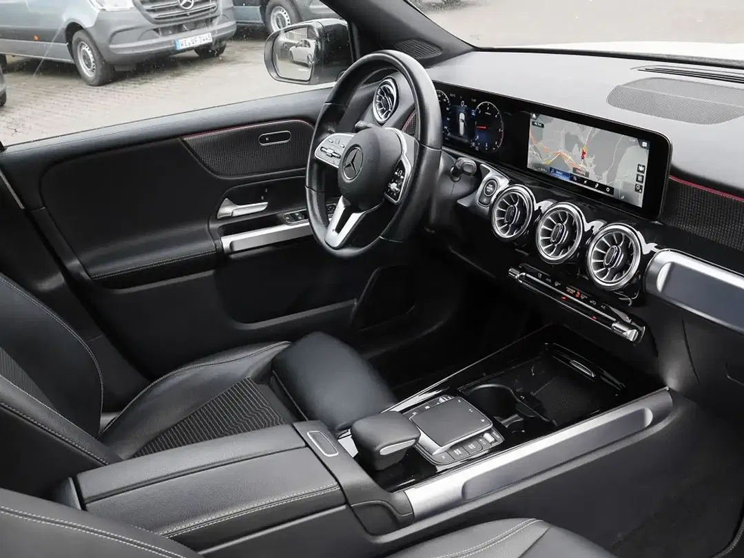 Mercedes-Benz GLB 220 4MATIC Progressive Night - Thumbnail 3