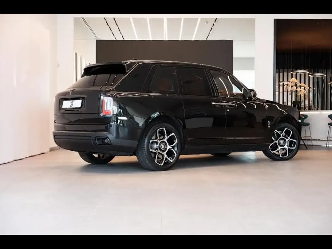 Rolls-Royce Cullinan Black Badge - Thumbnail 10
