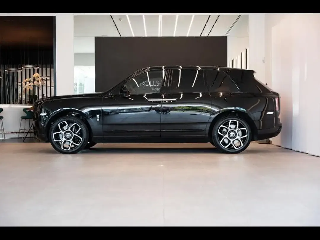 Rolls-Royce Cullinan Black Badge - Thumbnail 3