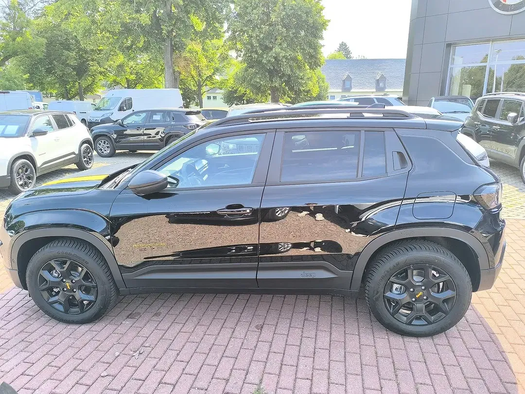 Jeep Avenger MHEV 4xe The North Face - Thumbnail 4