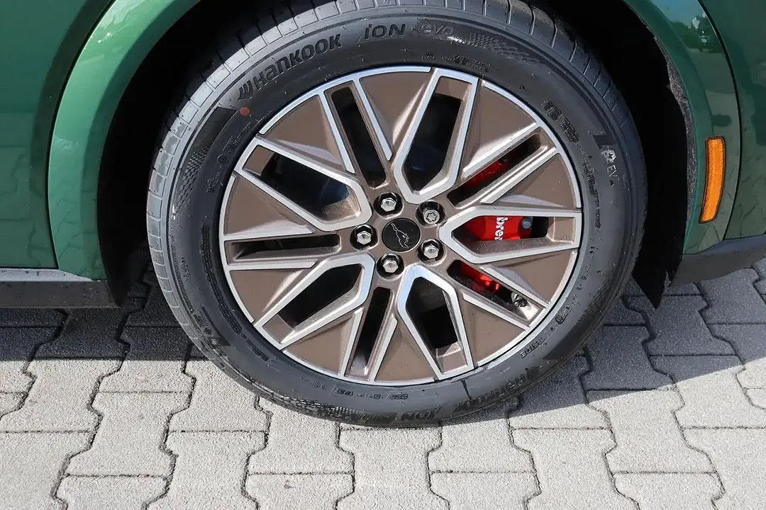 Ford Mustang Mach-E Premium - Thumbnail 10