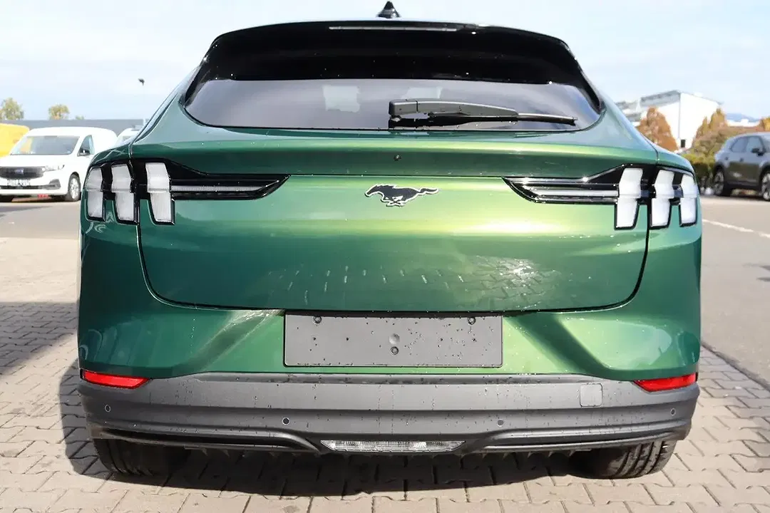 Ford Mustang Mach-E Premium - Thumbnail 8