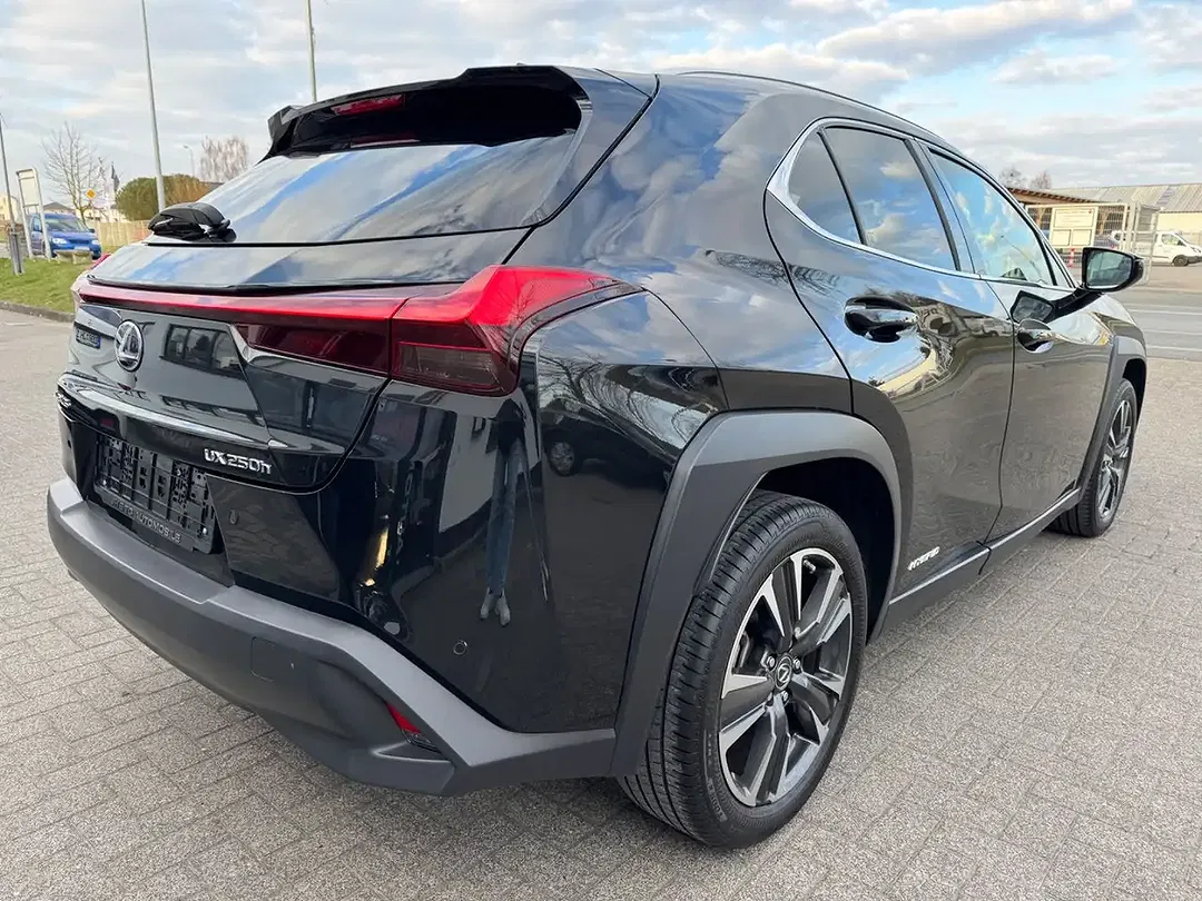 Lexus UX 250h Executive Line - Thumbnail 4
