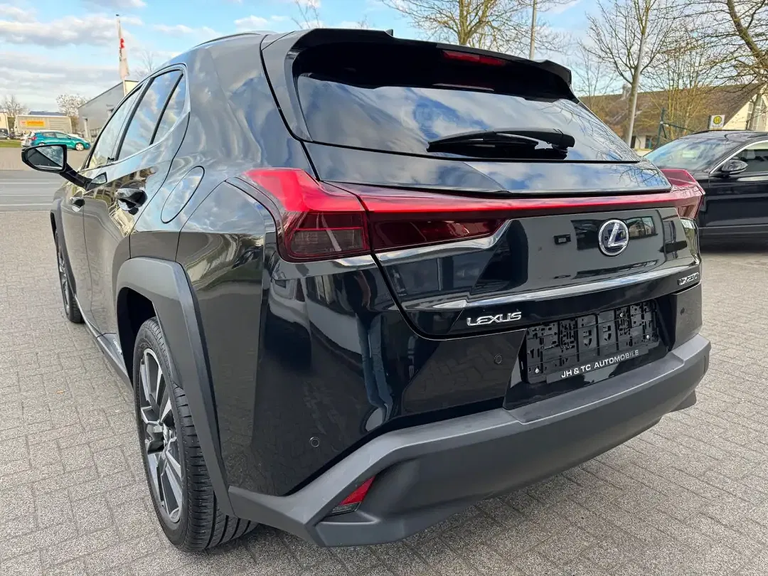 Lexus UX 250h Executive Line - Thumbnail 5