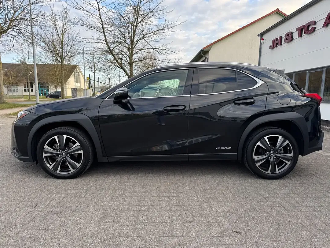 Lexus UX 250h Executive Line - Thumbnail 6