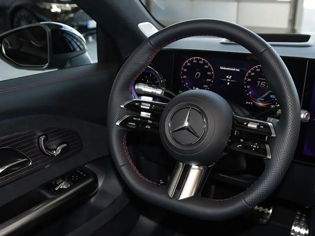 Mercedes-Benz CLA 350 EQ 4MATIC AMG Line - Thumbnail 12
