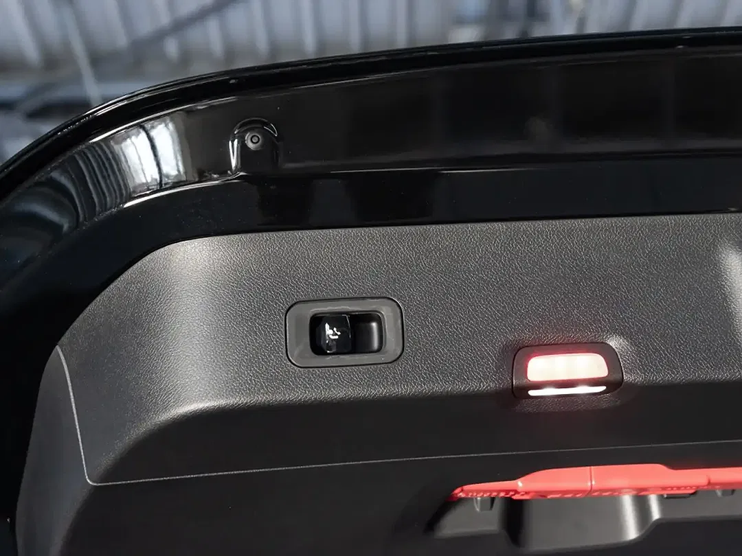 Mercedes-Benz CLA 350 EQ 4MATIC AMG Line - Thumbnail 7
