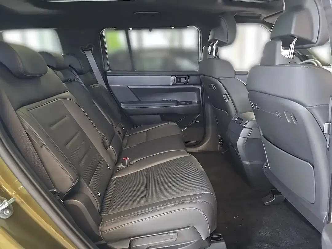 Hyundai SANTA FE 1.6 T-GDI Hybrid 4WD Blackline - foto 15