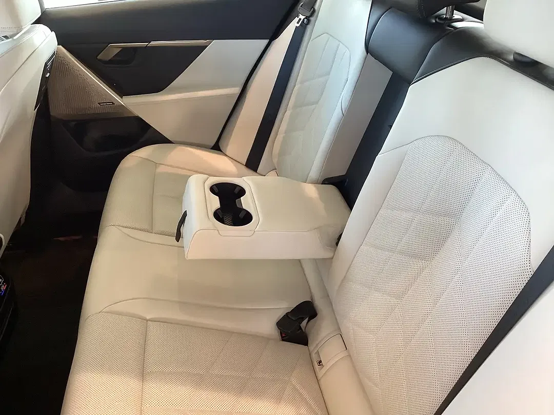 BMW i5 eDrive - foto 8