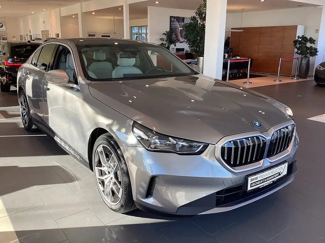 BMW i5 eDrive - Thumbnail 3