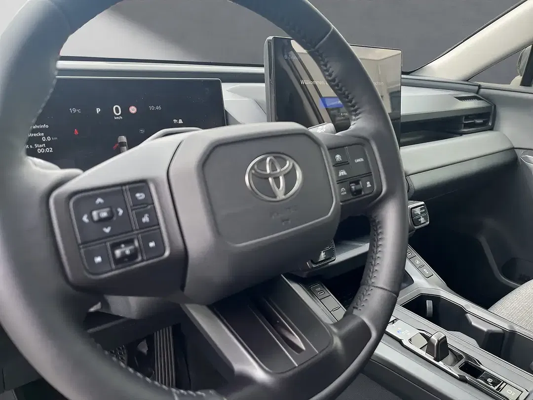 Toyota RAV 4 - Thumbnail 10
