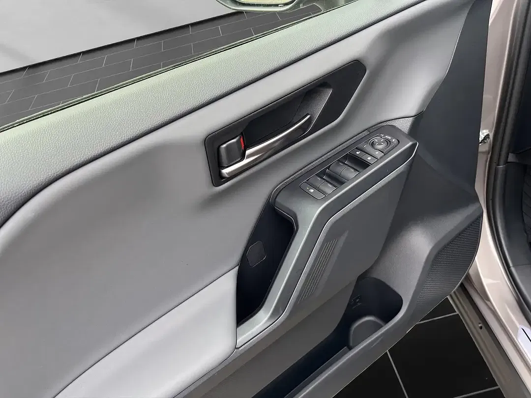 Toyota RAV 4 - Thumbnail 12