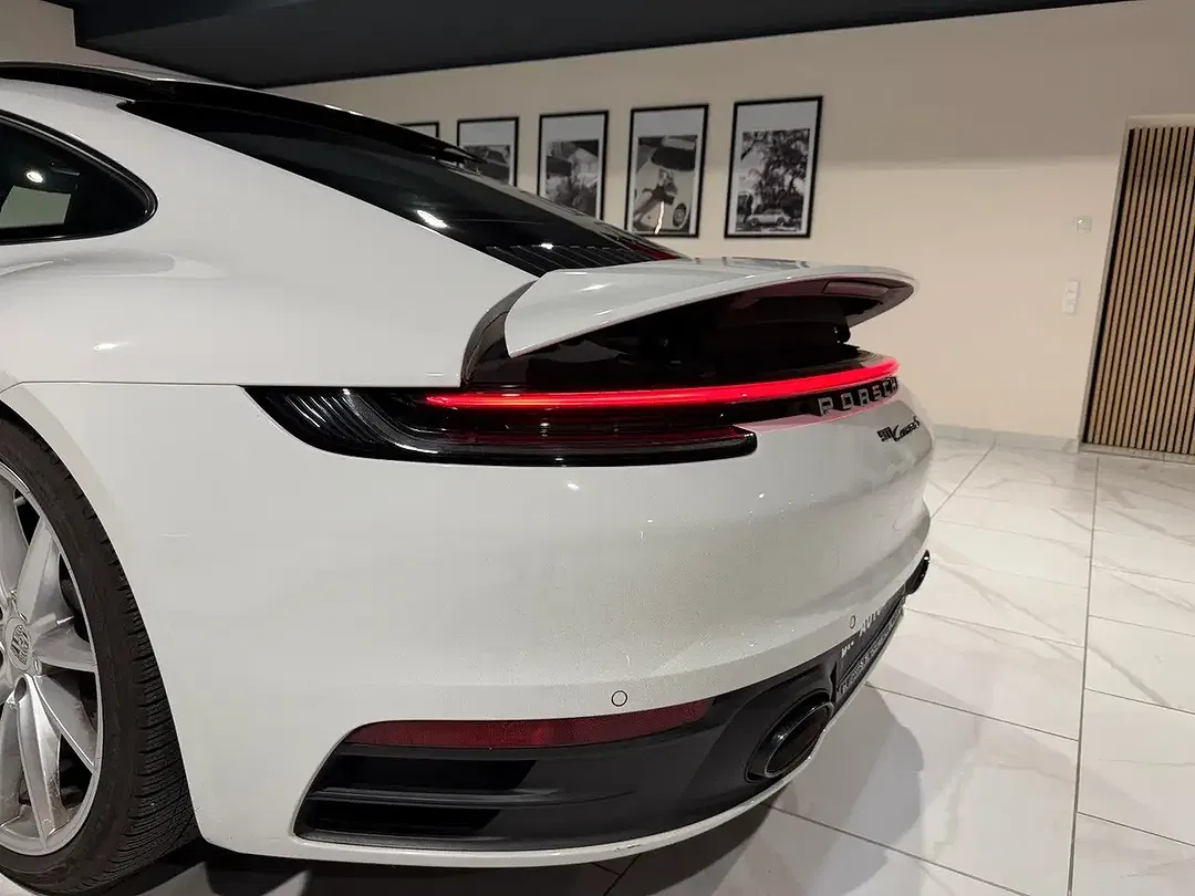 Porsche 911 Carrera - Thumbnail 12