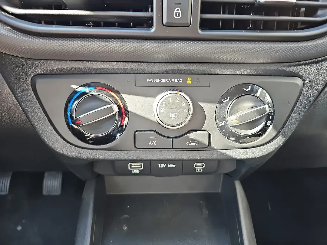 Hyundai i10 1.2 Trend - Thumbnail 11