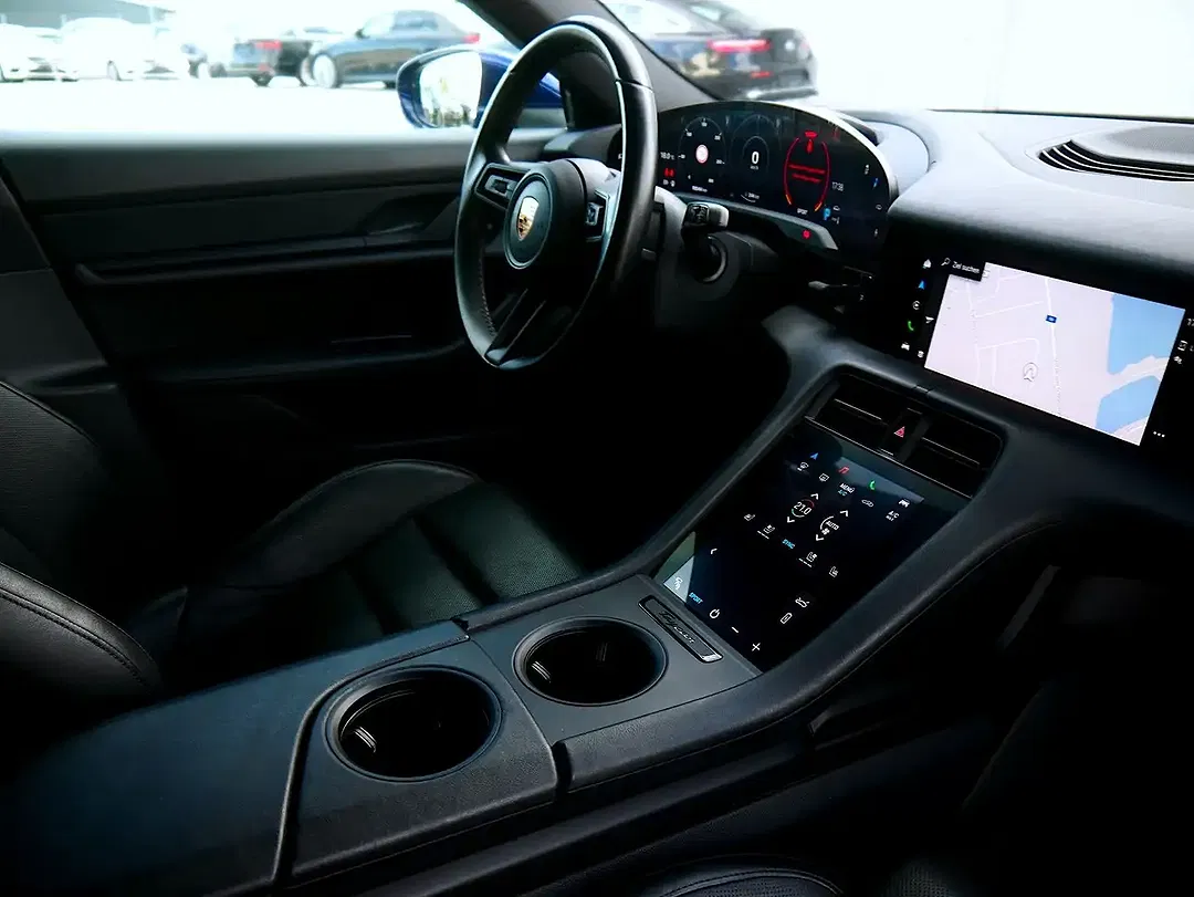 Porsche Taycan Plus - Thumbnail 13