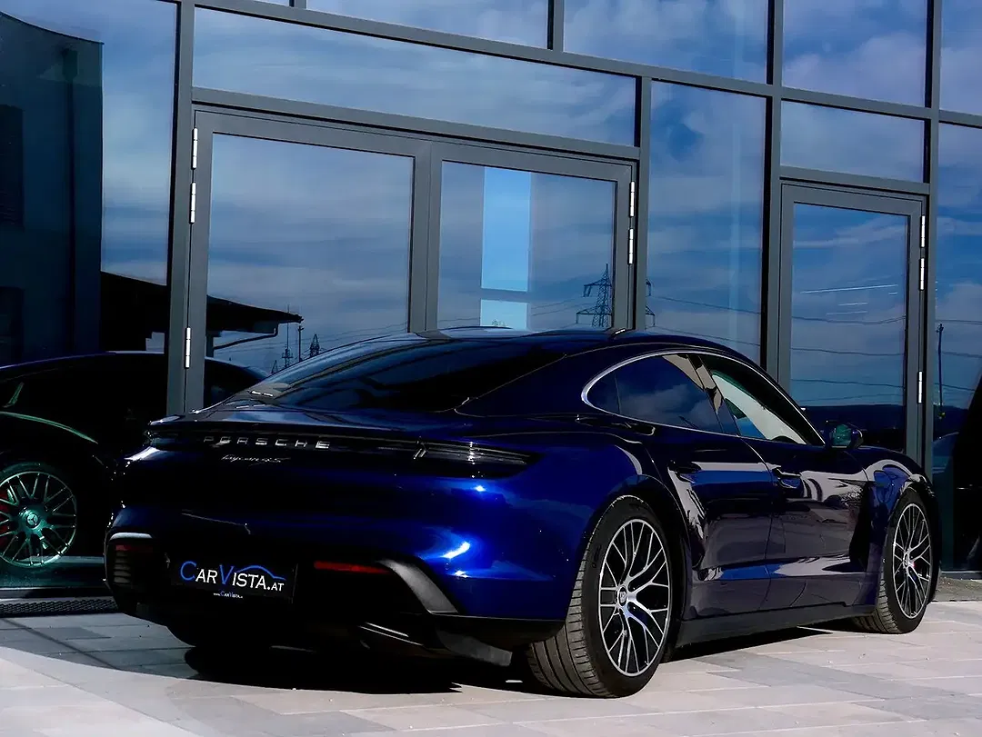Porsche Taycan Plus - Thumbnail 6
