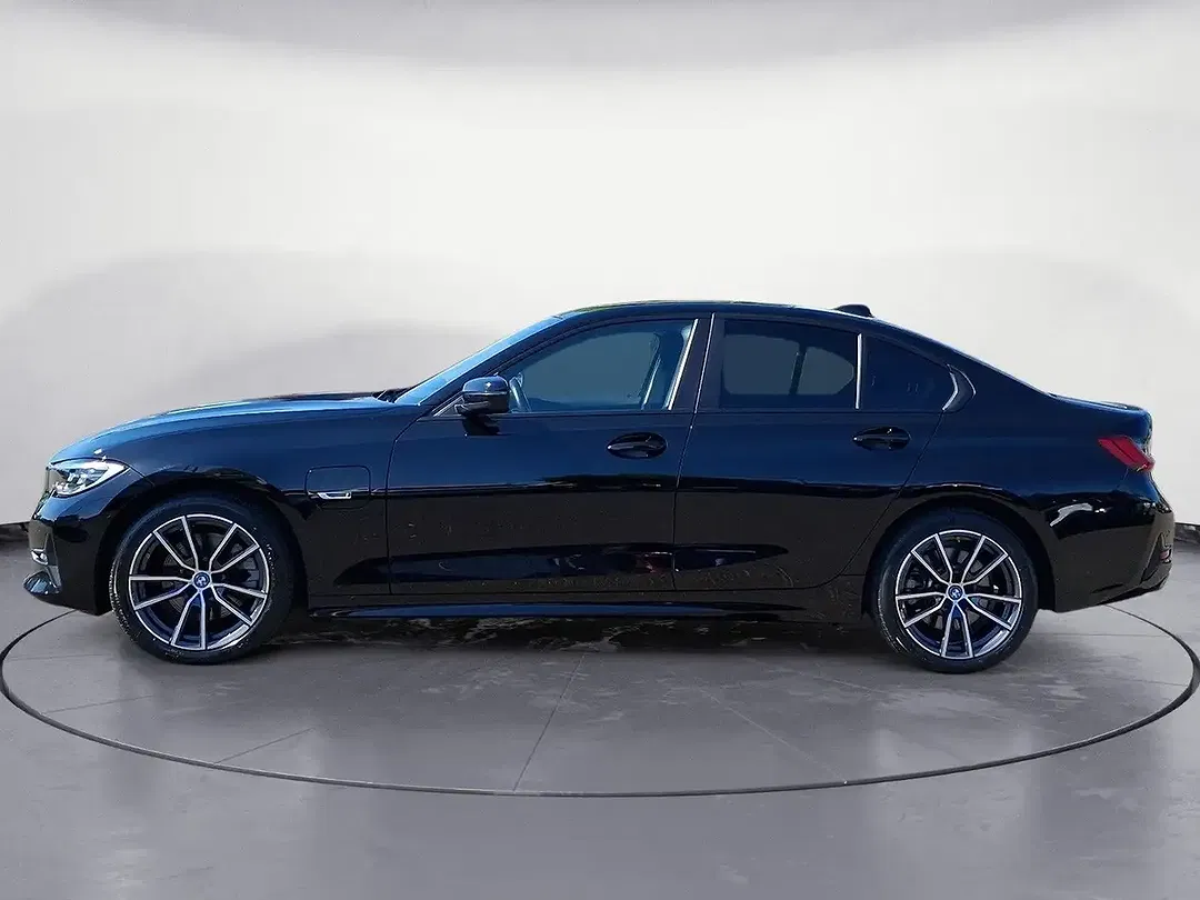 BMW 320 Advantage - Thumbnail 2