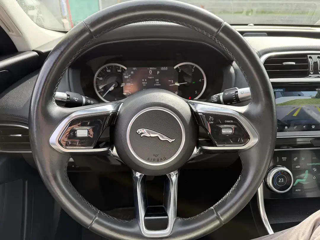 Jaguar XE 2.0 HSE - Thumbnail 14