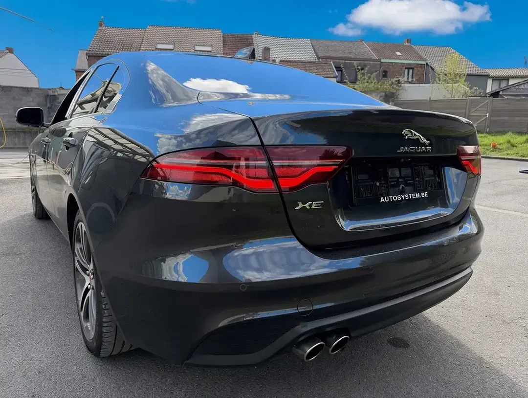 Jaguar XE 2.0 HSE - Thumbnail 4