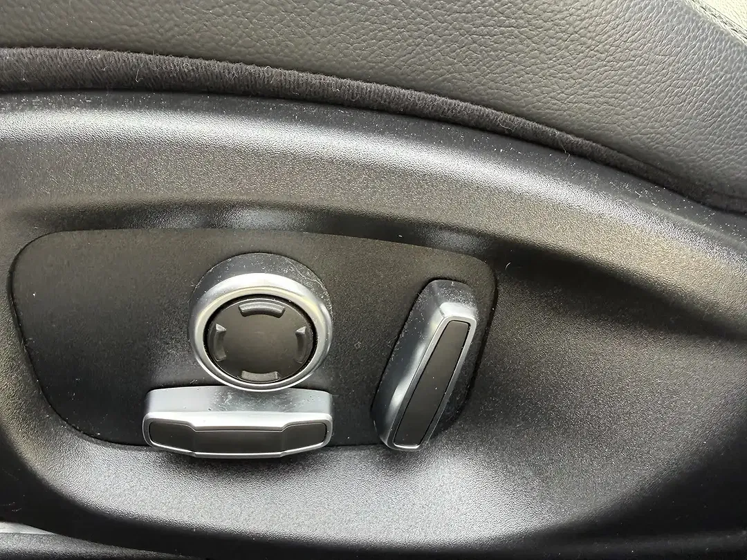 Jaguar XE 2.0 HSE - Thumbnail 7