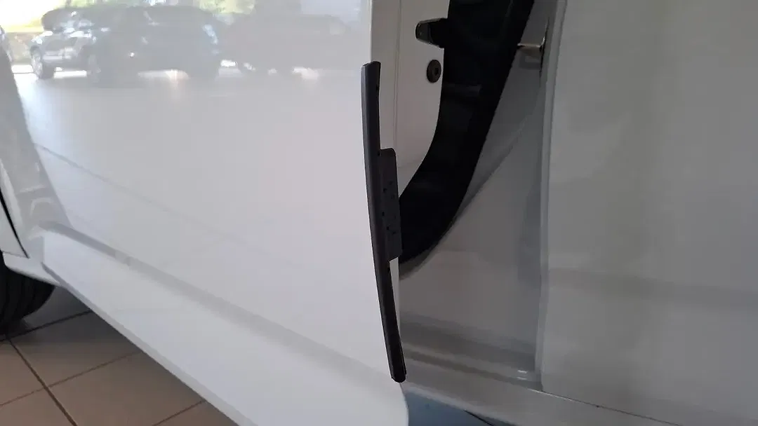 Skoda Kamiq Tour Black - Thumbnail 6