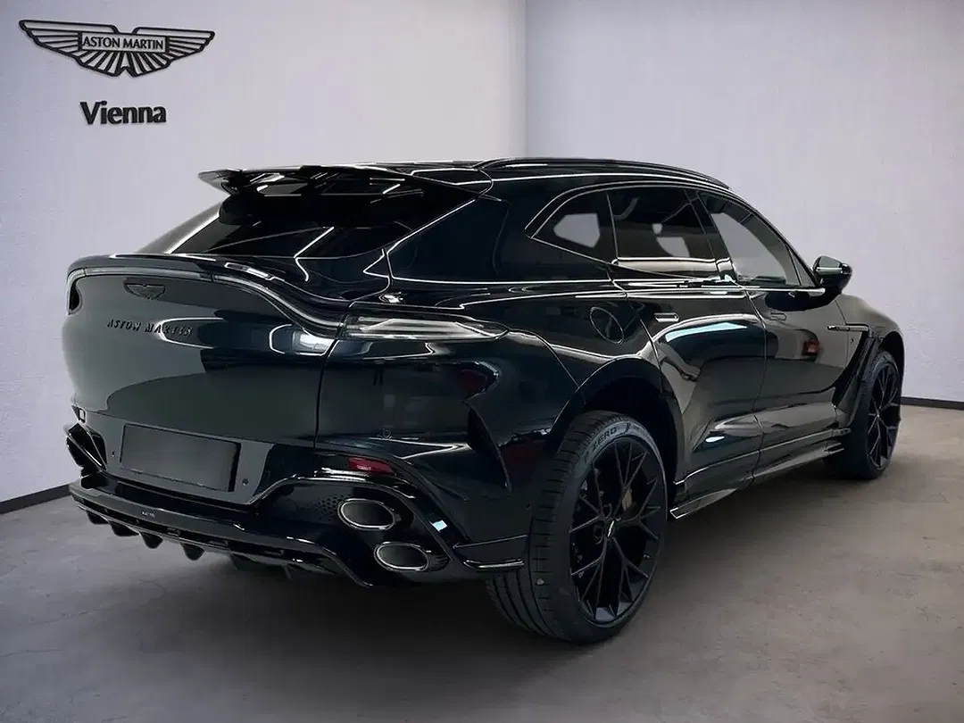 Aston Martin DBX S - Thumbnail 3