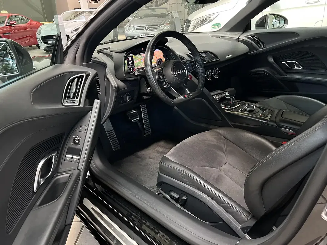 Audi R8 V10 - Thumbnail 9