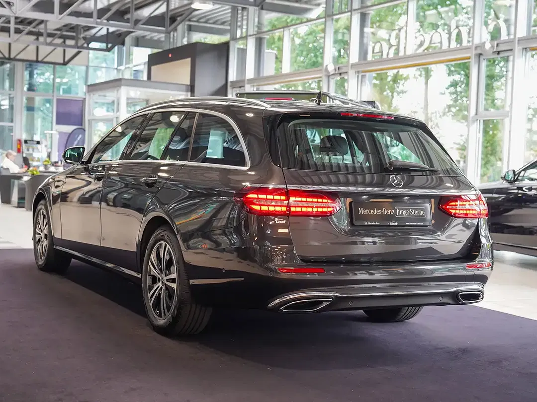 Mercedes-Benz E 220 Avantgarde - Thumbnail 5