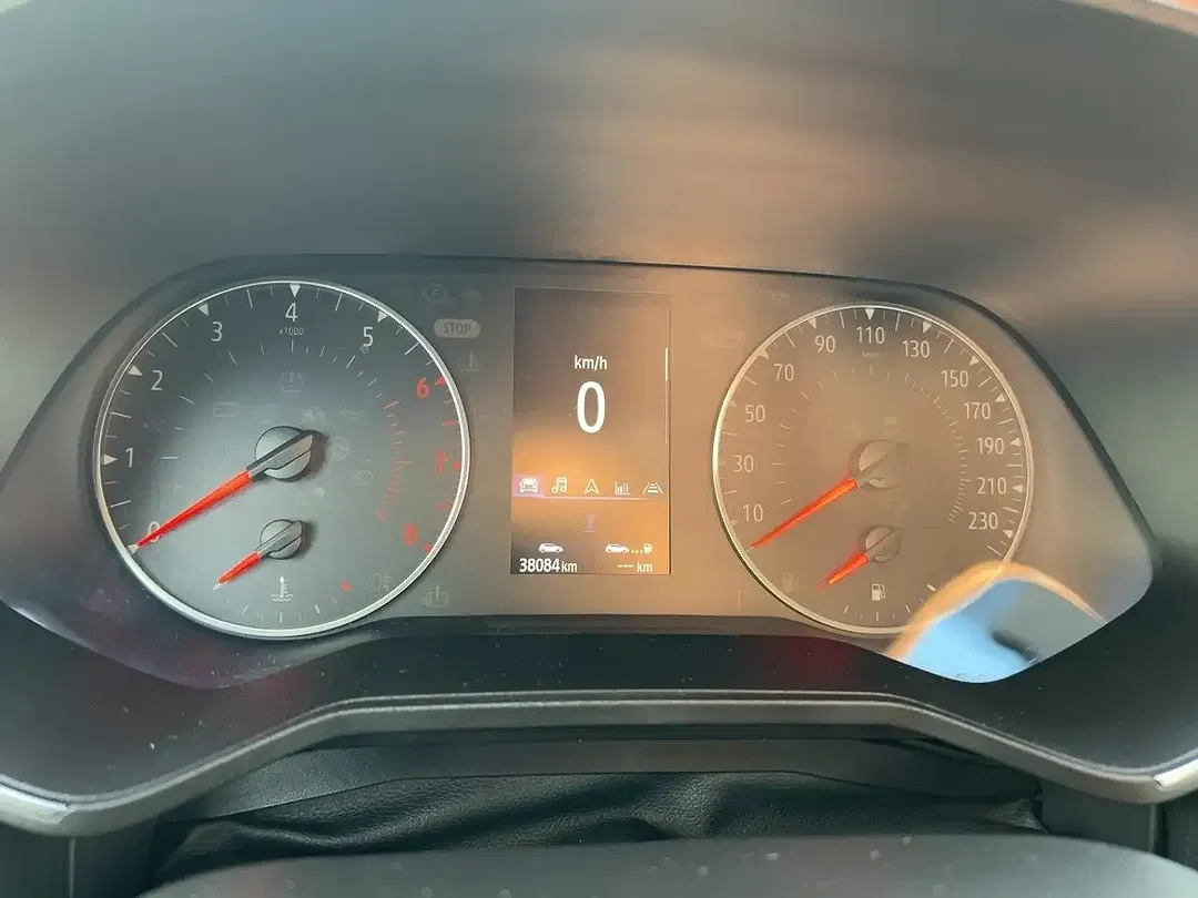 Renault Clio TCe Experience - Thumbnail 8