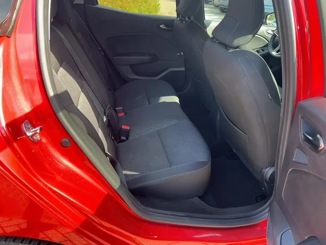 Renault Clio TCe Experience - Thumbnail 9