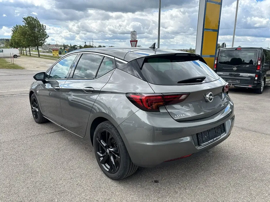 Opel Astra - Thumbnail 3