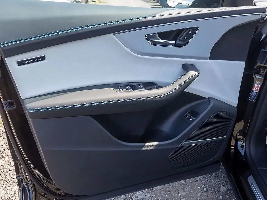Audi Q8 quattro Matrix LED S line - Thumbnail 12