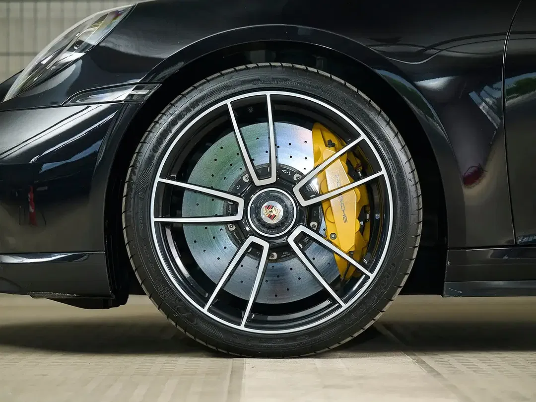 Porsche 911 Turbo S Coupe - Thumbnail 12