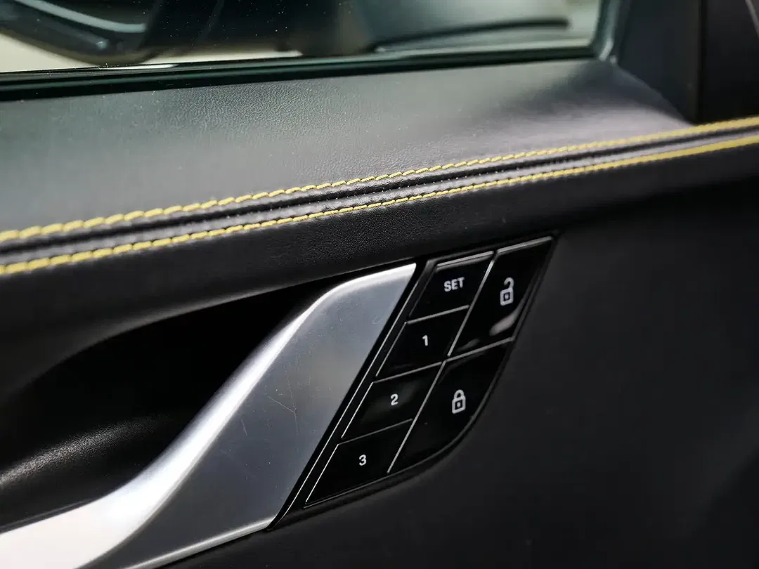 Porsche 911 Turbo S Coupe - Thumbnail 14