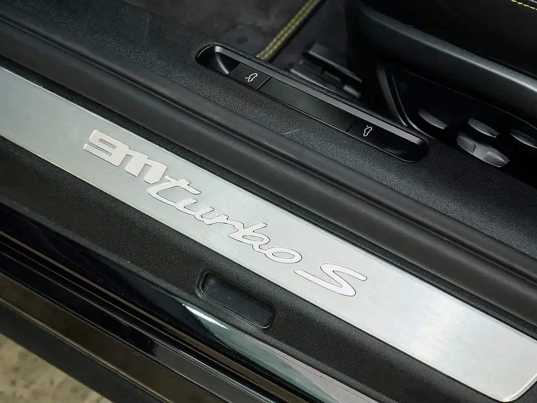 Porsche 911 Turbo S Coupe - foto 15