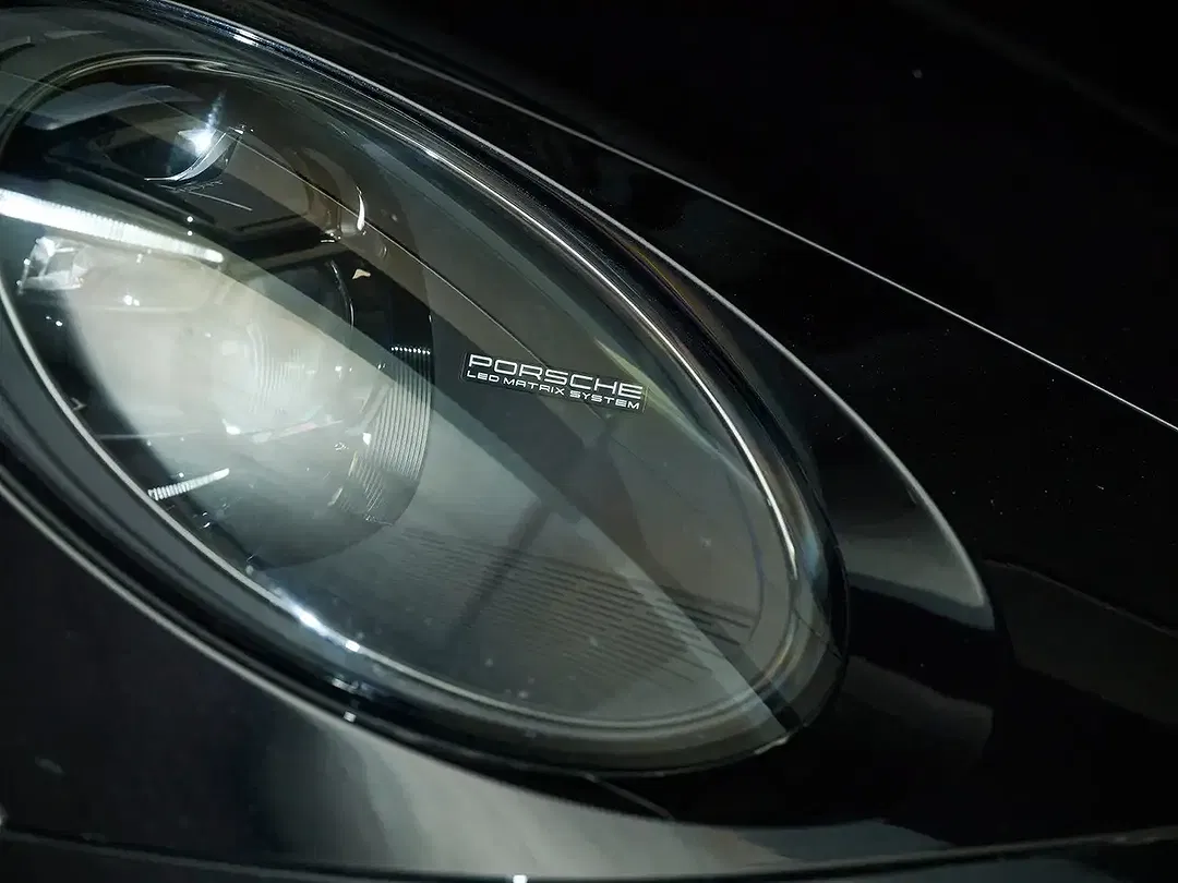 Porsche 911 Turbo S Coupe - Thumbnail 7