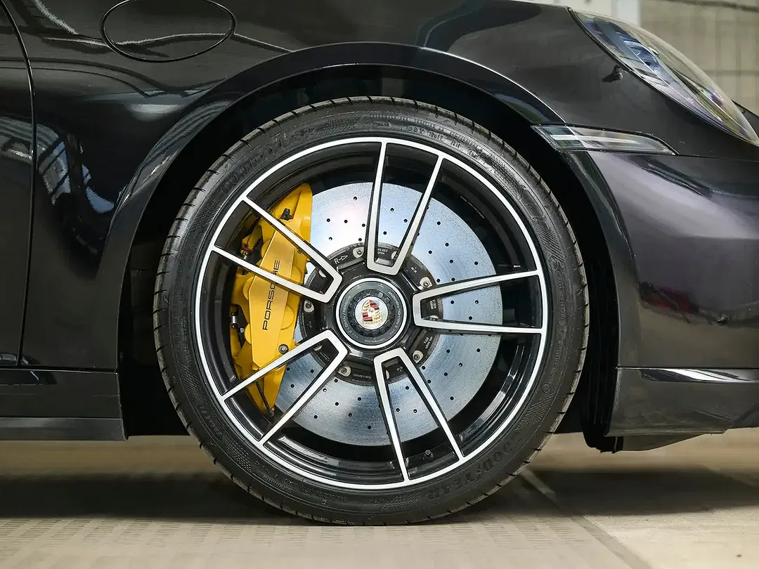 Porsche 911 Turbo S Coupe - Thumbnail 9