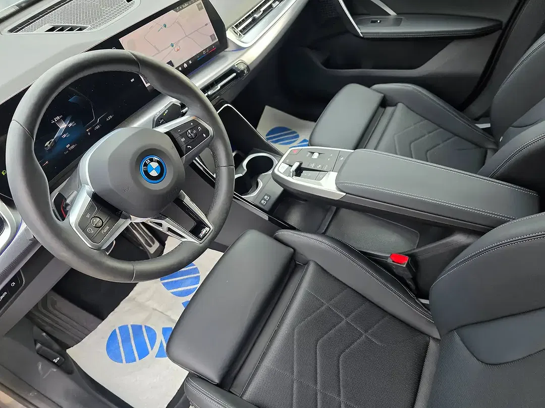 BMW iX2 eDrive M Sport - Thumbnail 6