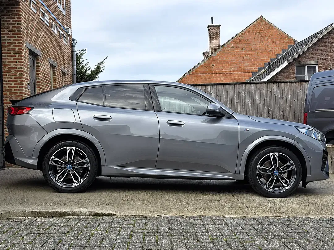 BMW iX2 eDrive M Sport - Thumbnail 3