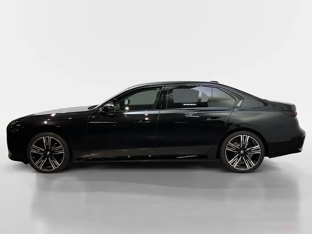 BMW 740 M Sport Pro - Thumbnail 3
