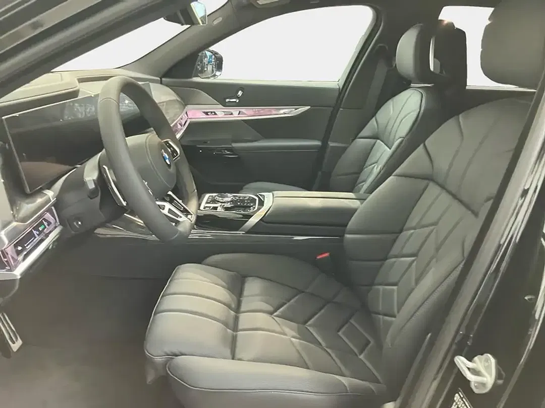 BMW 740 M Sport Pro - Thumbnail 8