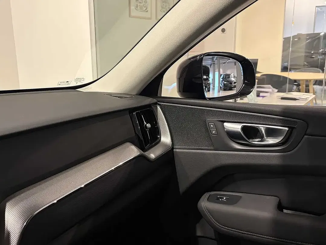 Volvo XC60 B5 AWD - Thumbnail 10