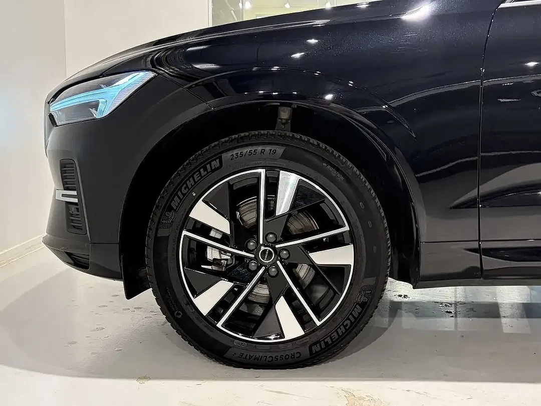 Volvo XC60 B5 AWD - Thumbnail 3