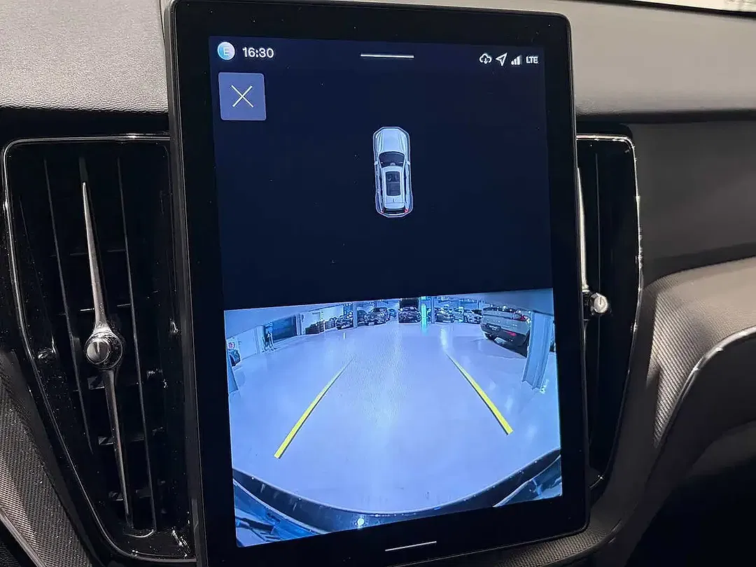 Volvo XC60 B5 AWD - Thumbnail 9