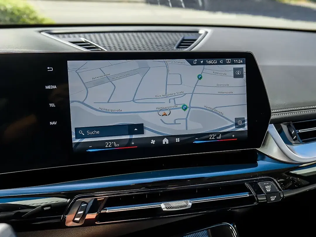 BMW iX1 eDrive xLine Plus - Thumbnail 12