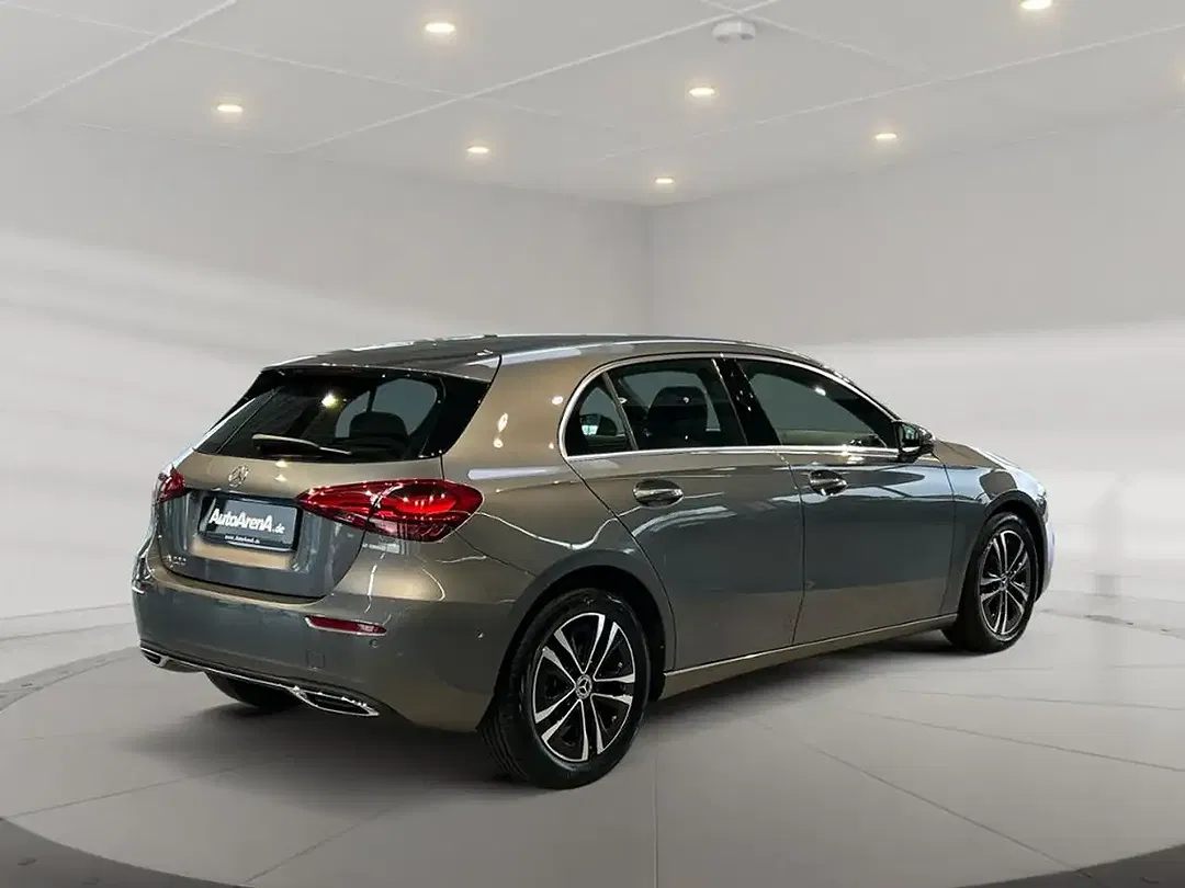 Mercedes-Benz A 200 MBUX Progressive - Thumbnail 2