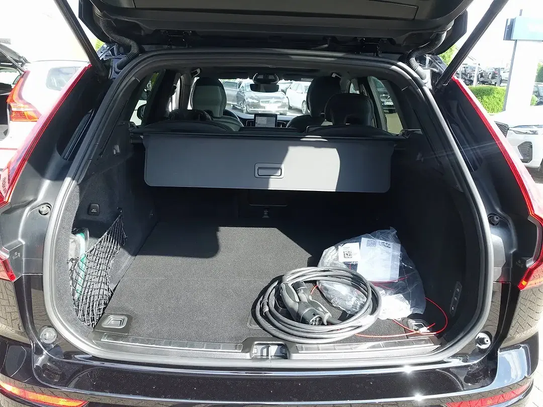 Volvo XC60 T8 AWD Edition Plus - Thumbnail 11